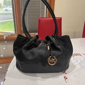 Michael Kors black pebbled leather Women's Handbag ‼️LIKE NEW‼️